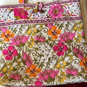 Vera Bradley tote. Like new condition